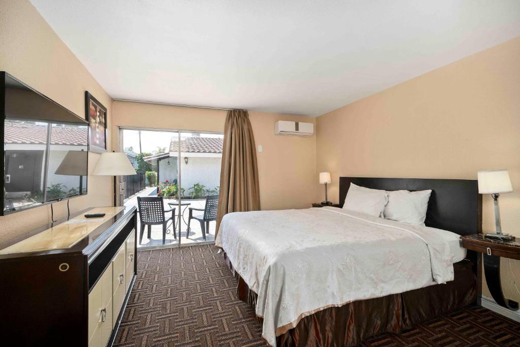 The Lemon Tree Hotel photo