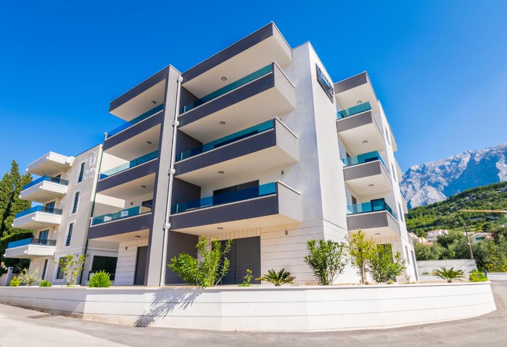 Villa Ivo Apartmani — Hotel in Promajna