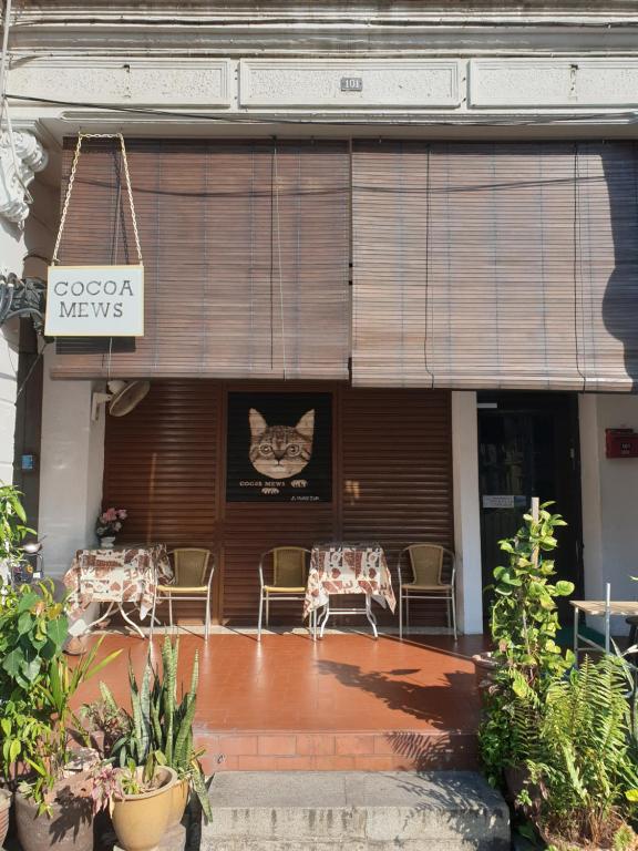 Cocoa Mews Cafe & Home
