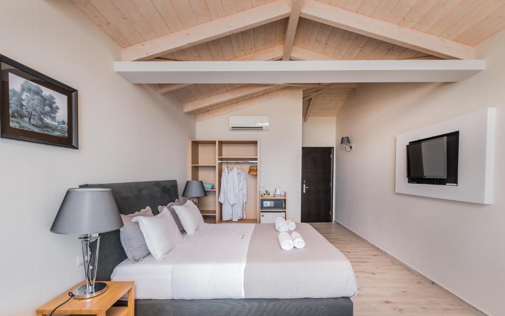 Crystal Beach Hotel — Hotel rooms in Kalamaki (Zakynthos), Ionian Islands