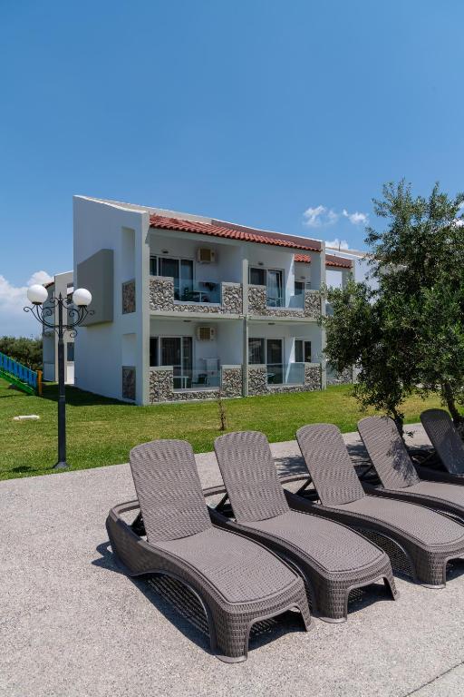 ILIOS K Village Resort — Hotel building in Tigaki, South Aegean