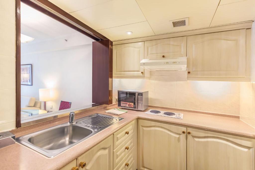 โรงแรมรีกัล แอร์พอร์ต (Regal Airport Hotel)