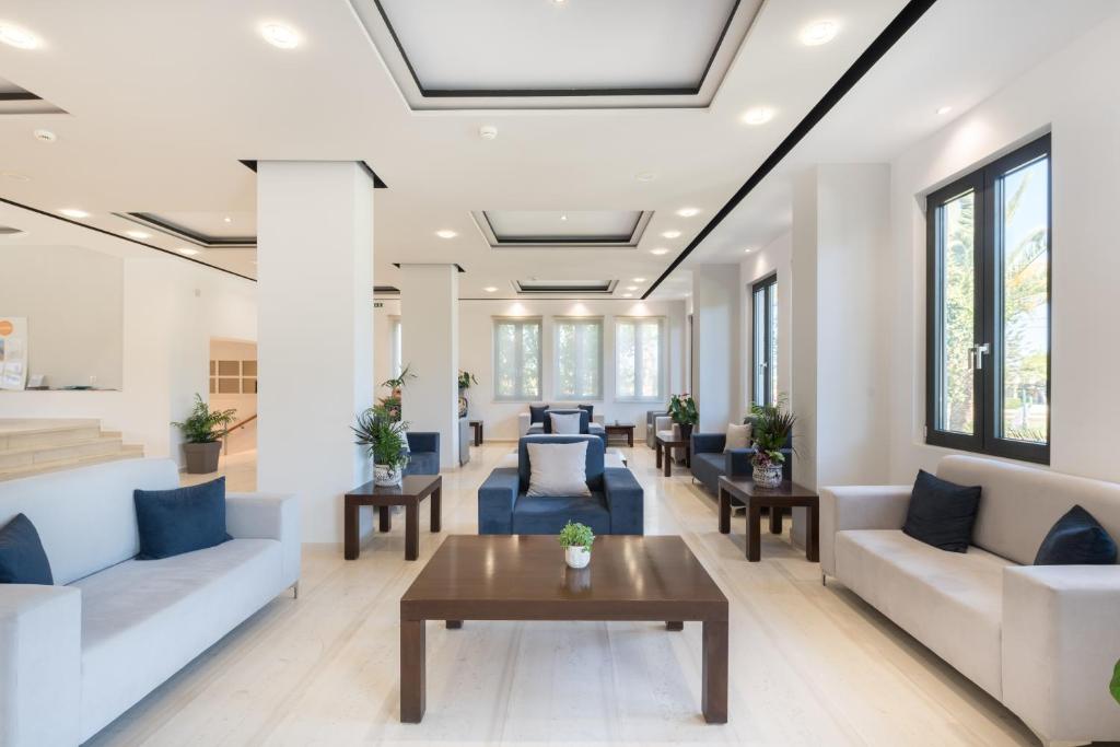 Crystal Beach Hotel — Hotel building in Kalamaki (Zakynthos), Ionian Islands