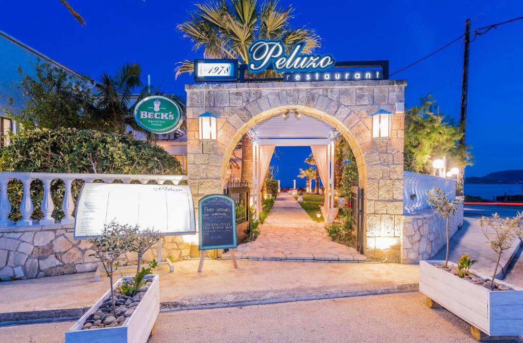 Crystal Beach Hotel — Restaurant & bars in Kalamaki (Zakynthos), Ionian Islands
