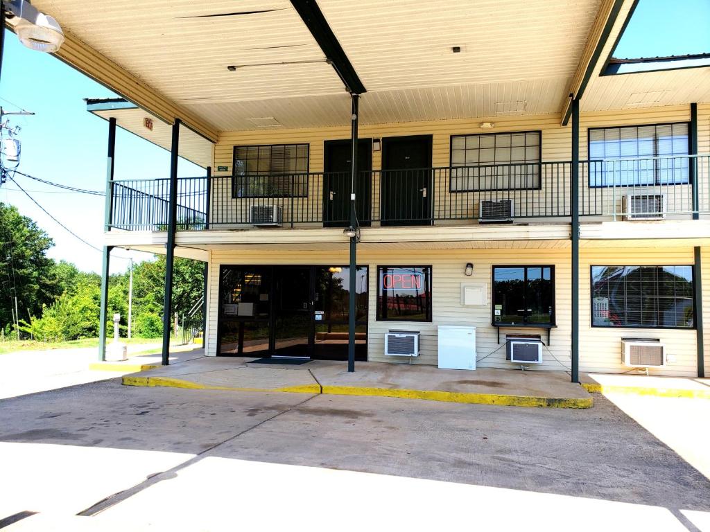 Motel 103 photo