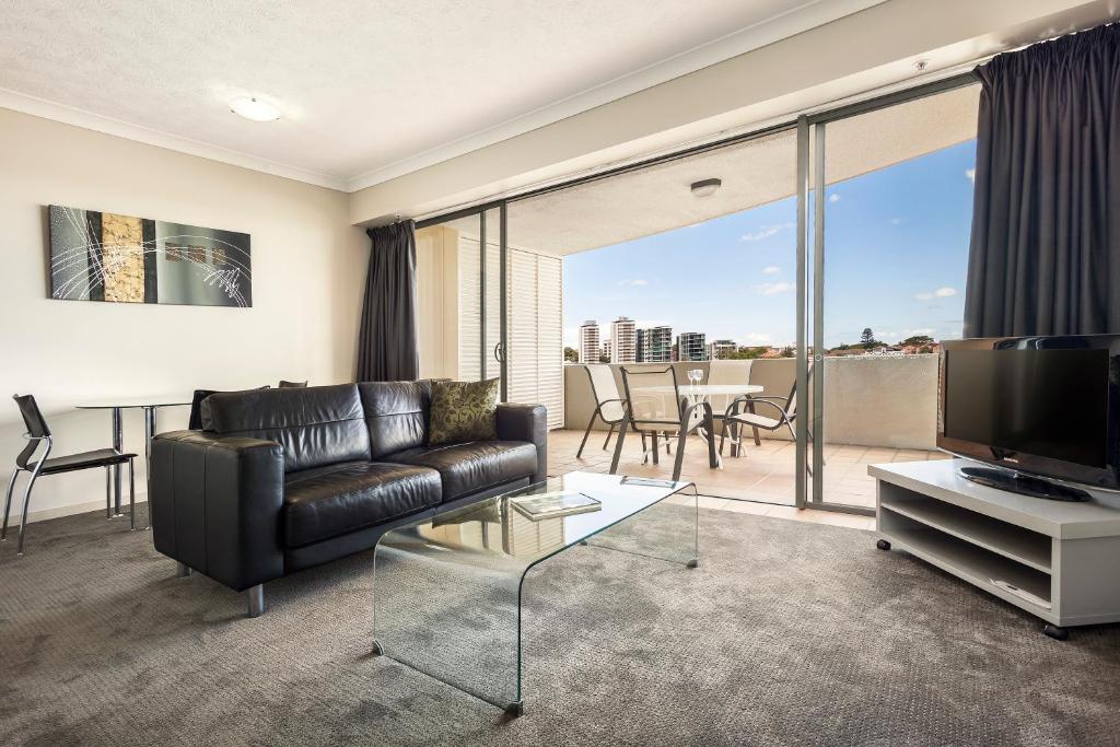 Shared lounge/TV area