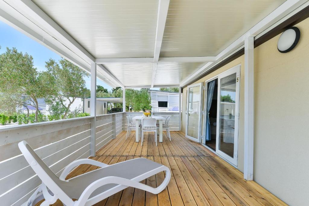 Mobile house Nord 2 Laguna — Hotel in Biograd na Moru