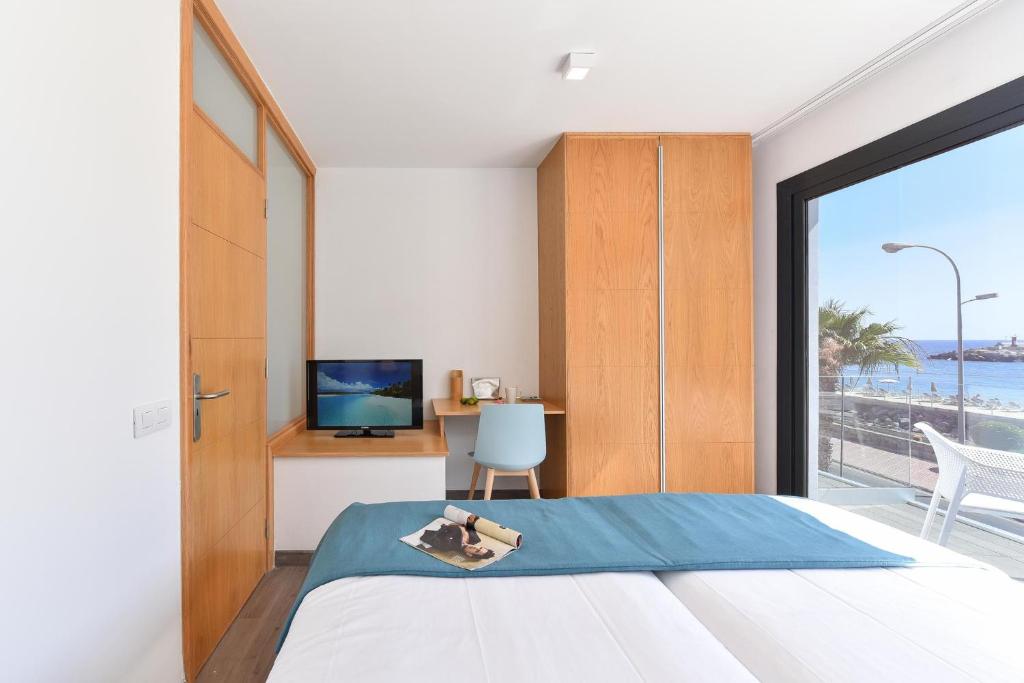 BeachFront Suites Morea Puerto Rico by VillaGranCanaria — Hotel rooms in Puerto Rico, Canary Islands