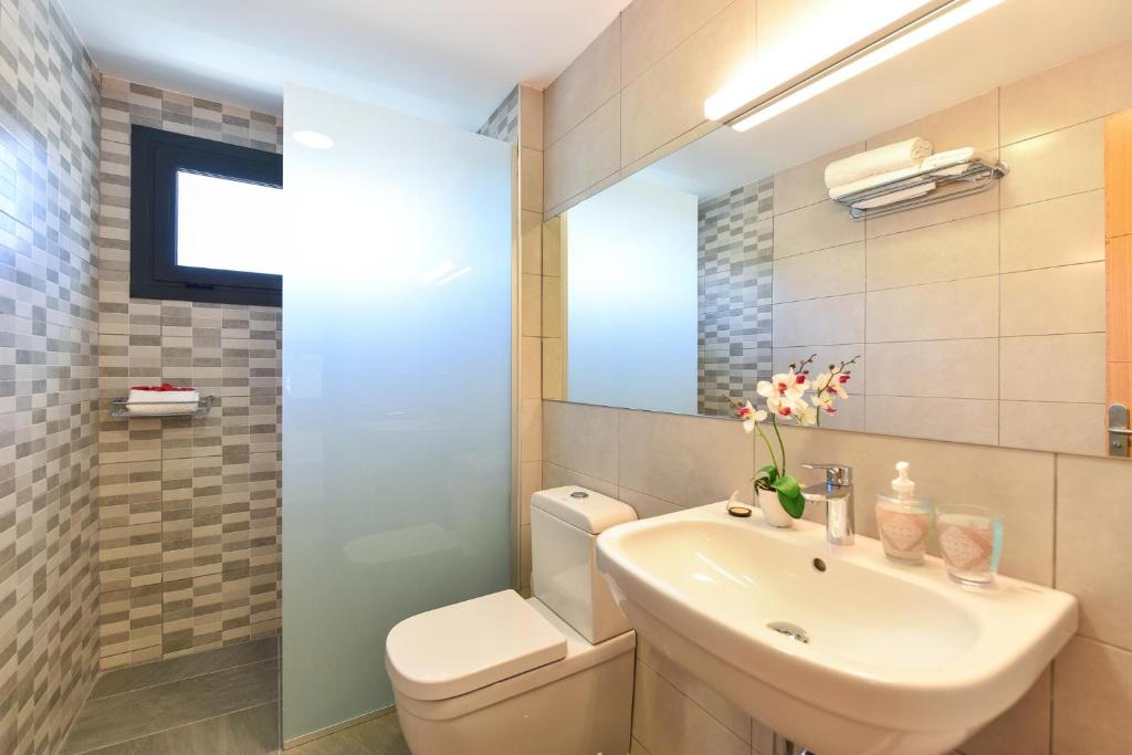 BeachFront Suites Morea Puerto Rico by VillaGranCanaria — Hotel rooms in Puerto Rico, Canary Islands