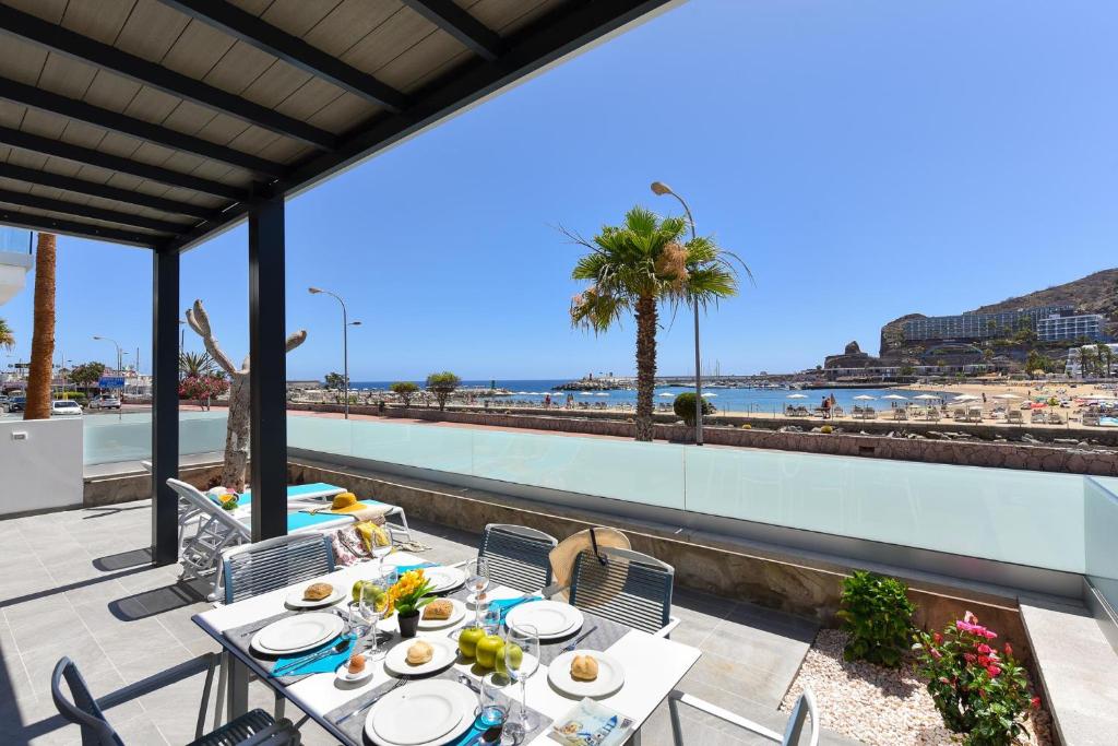 BeachFront Suites Morea Puerto Rico by VillaGranCanaria — Restaurant & bars in Puerto Rico, Canary Islands