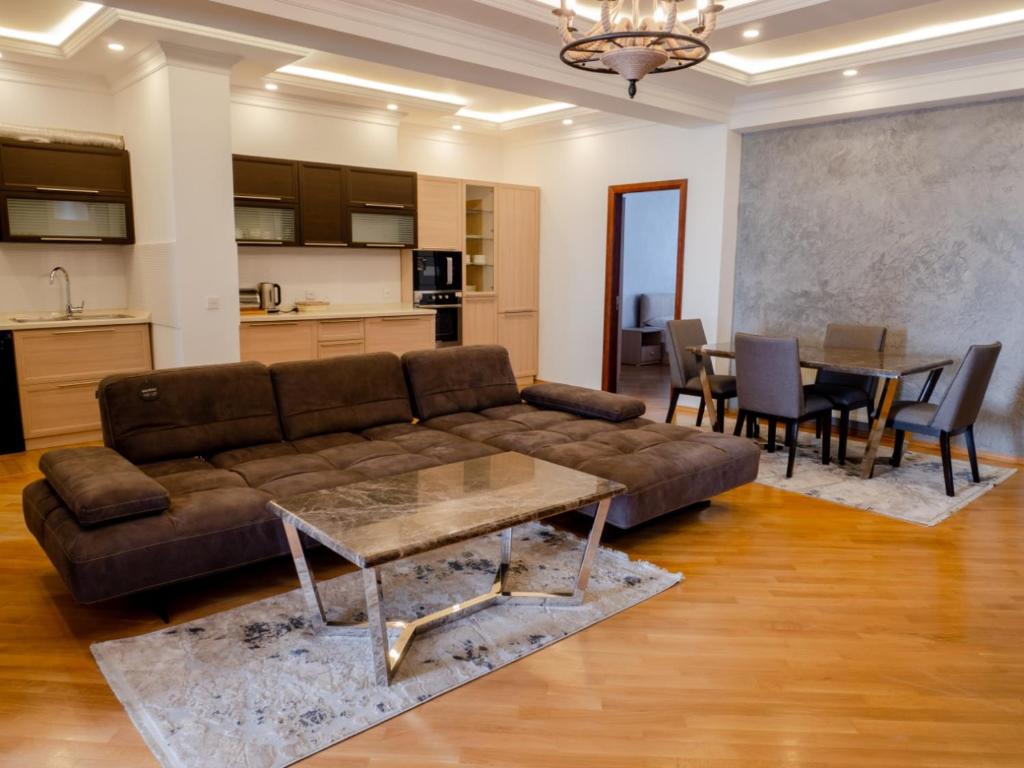 Boulevard Side Apartments — Hotel in Baku
