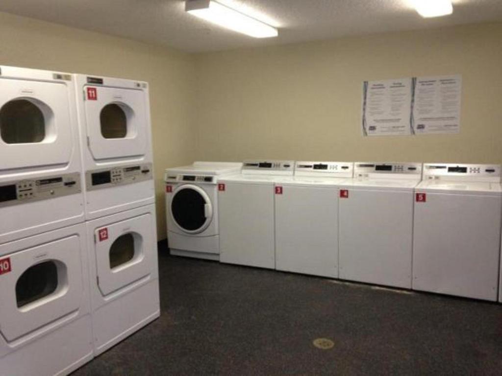 InTown Suites Extended Stay Houston TX - West photo