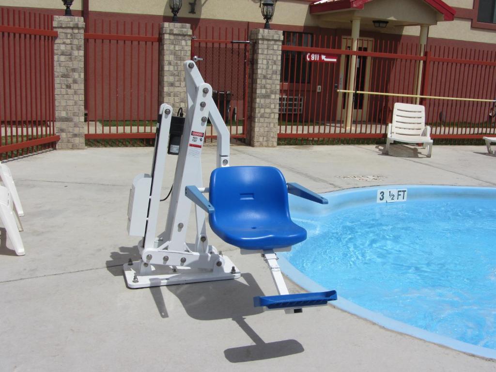 Howard Johnson by Wyndham Lubbock TX photo