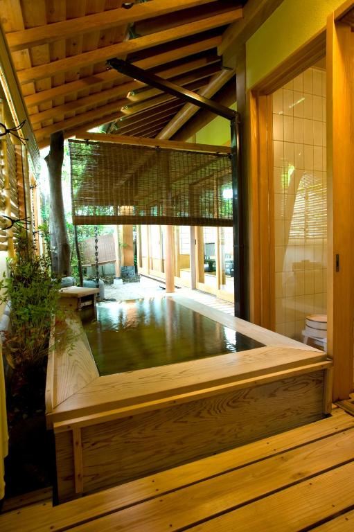 Hot spring bath