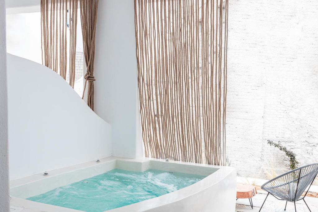 Bohemian Luxury Boutique Hotel, Adults Only ジャグジー