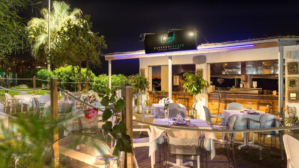 Hotel Izan Cavanna photo