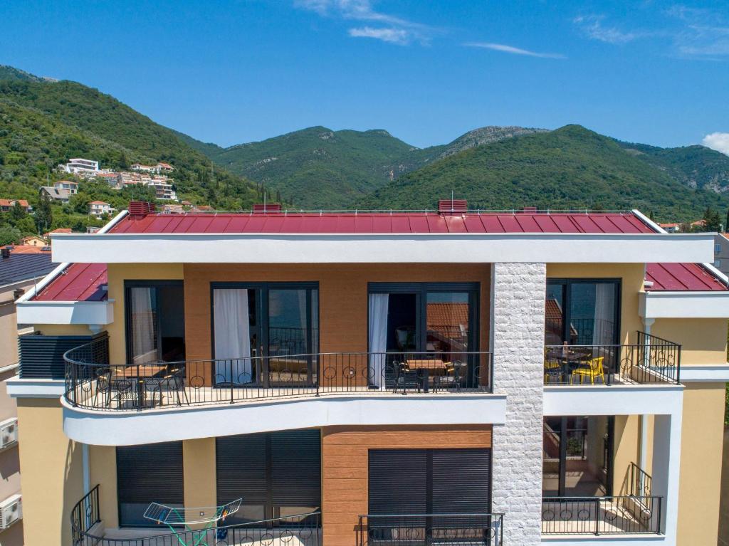 Sealine Apartments A2 - 3