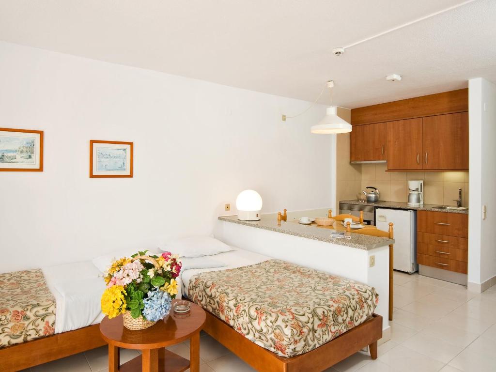 Apartamentos Edificio Albufeira - Alojamento Local — Hotel rooms in Albufeira, Faro