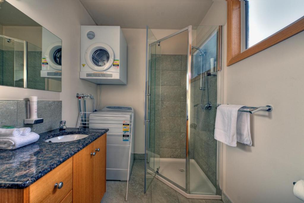Freycinet Stone Studio 4 - Granite photo