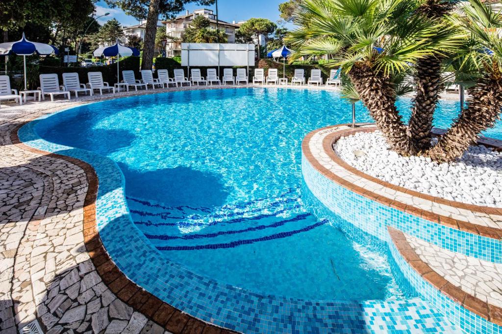 Hotel Ambassador Meuble - 4