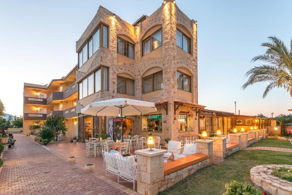 Exterior view, Danelis Studios & Apartments in Crete Island