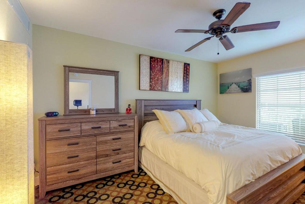 Harbourside at Marker Condos photo