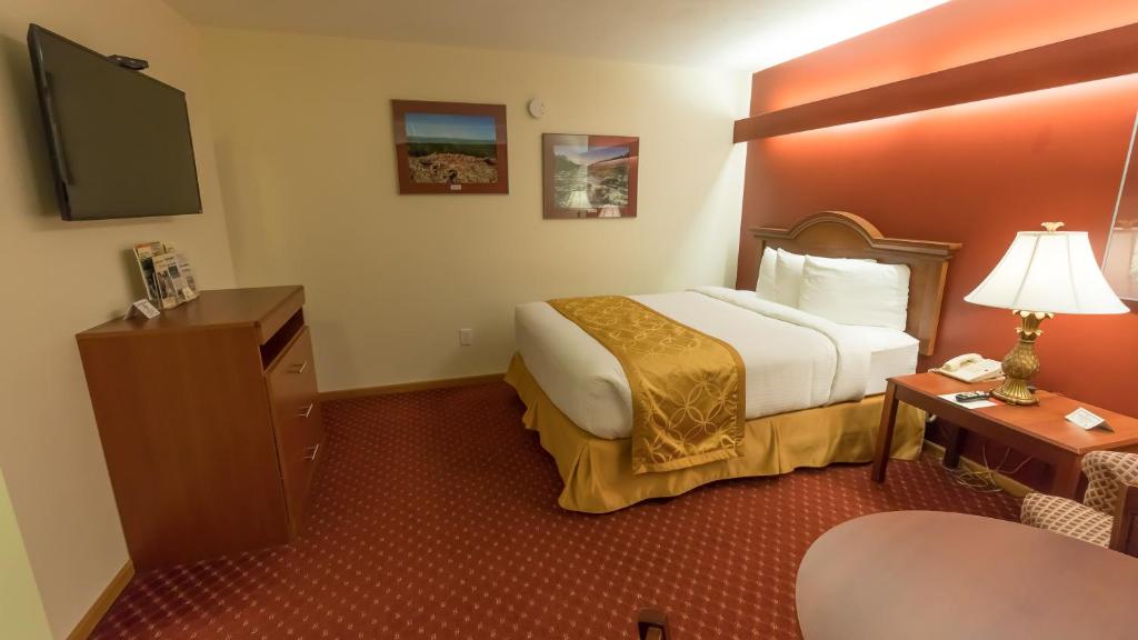 Shepherd Mountain Inn & Suites photo