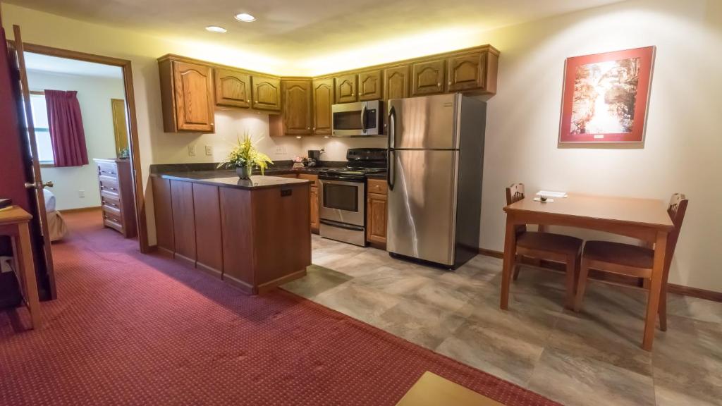 Shepherd Mountain Inn & Suites photo