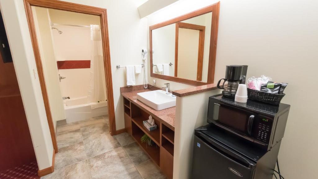 Shepherd Mountain Inn & Suites photo
