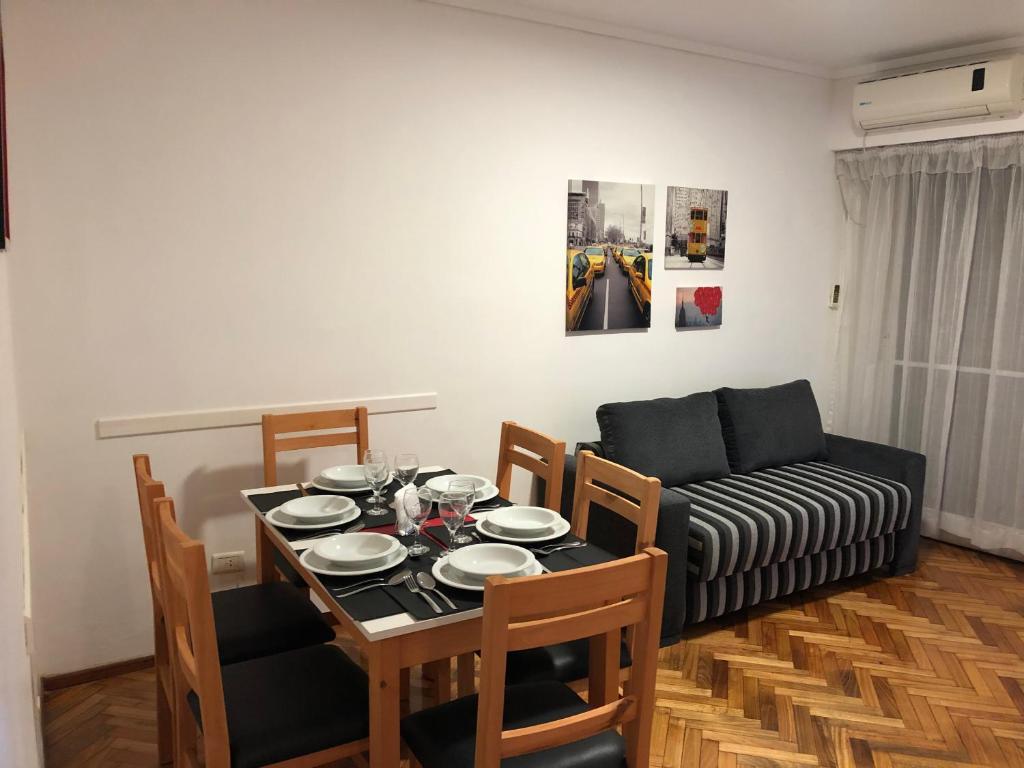 Av. Cabildo 3093, 6 personas 1 cuadra subte D - 1