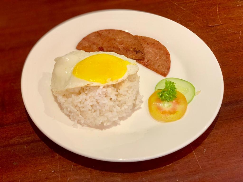 Comida y bebida