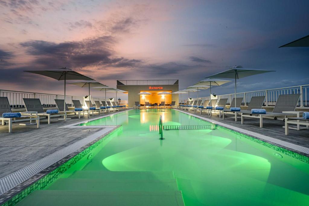 Hotel Astoria — Basen in Bibione, Wenecja Euganejska