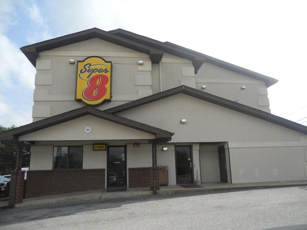 Super 8 By Wyndham Lexington Va photo
