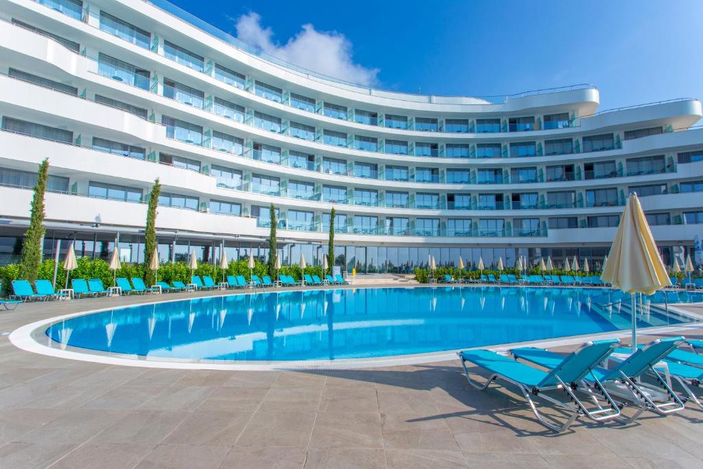 Astoria by Astoria Collection- All Inclusive & Private Beach Club — Basen in Złote Piaski, Region Warna