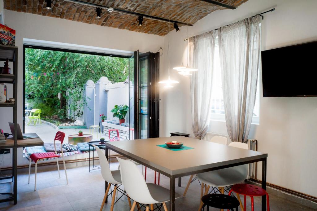 Good People Design Hostel — Hotel in Belgrade