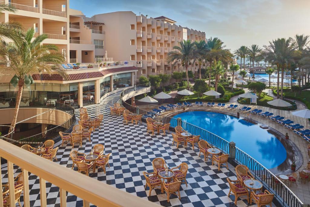 Sea Star Beau Rivage Hotel — Swimming pool in Hurghada, Red Sea