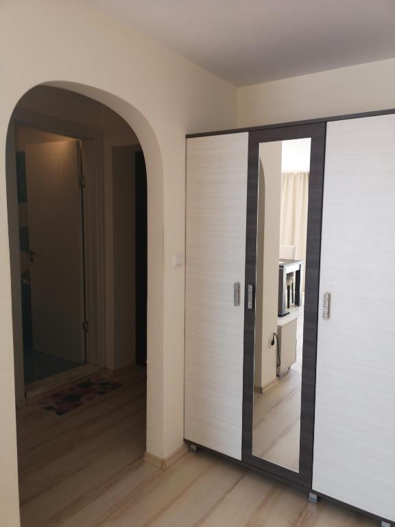 Rose Garden Omax Apartments photo