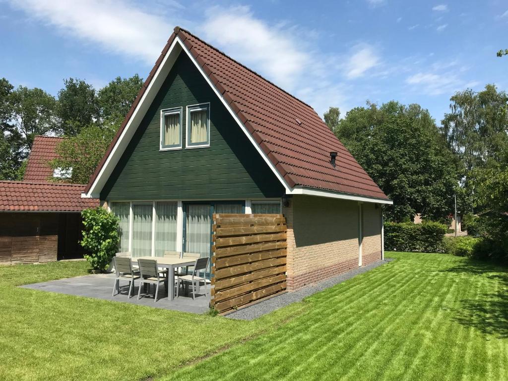 Villa Oscar with sauna in Winterswijk