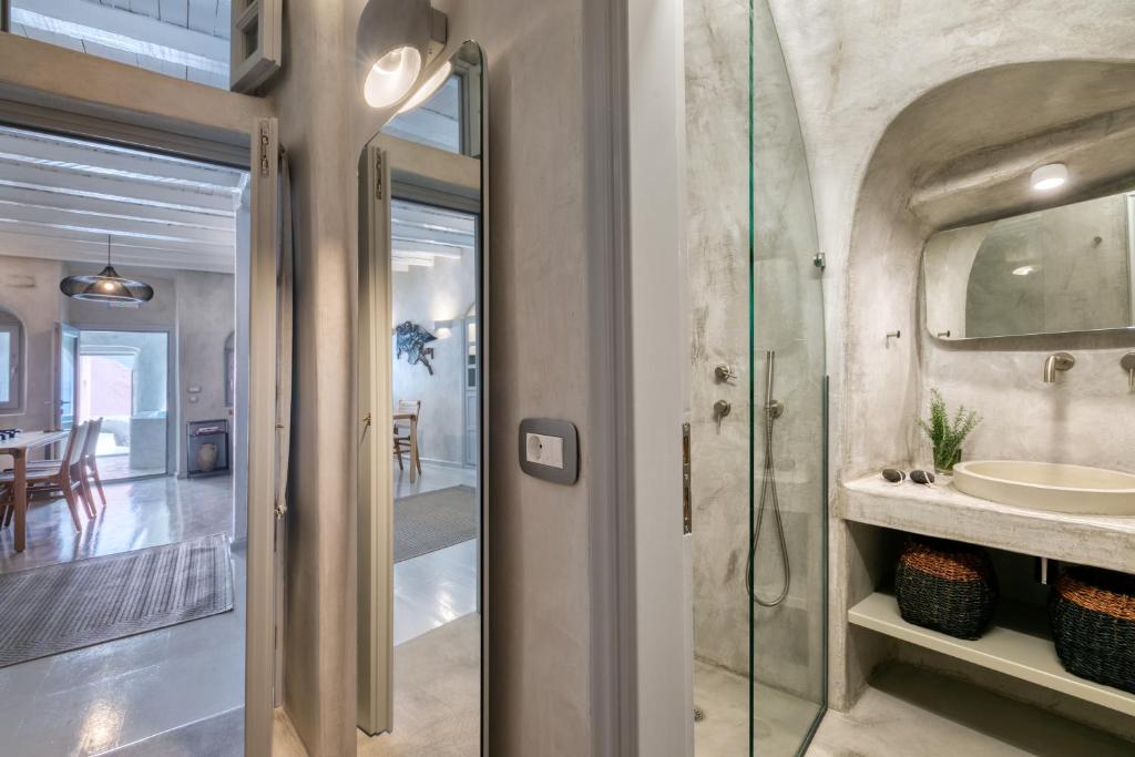 Marble Sun Villa with Jacuzzi by Caldera Houses photo