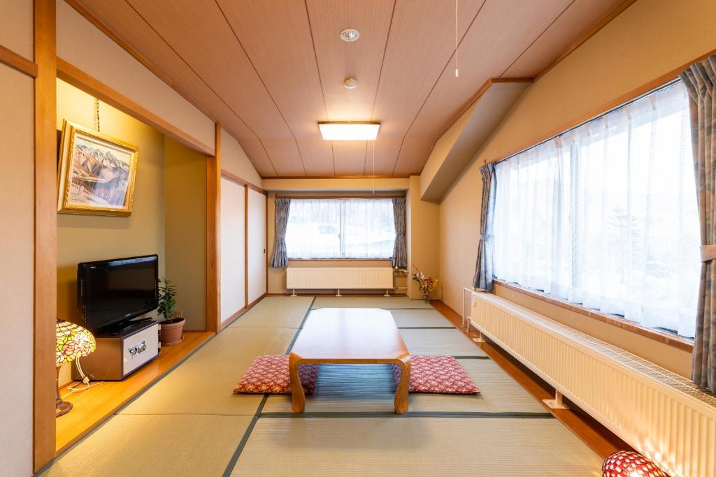 Japanese-Style Standard Family Room with Private Bathroom, Hotel Sunny Shiga in Nagano