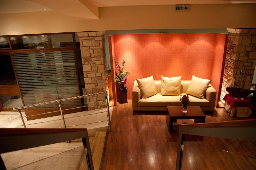 フロント・ロビー