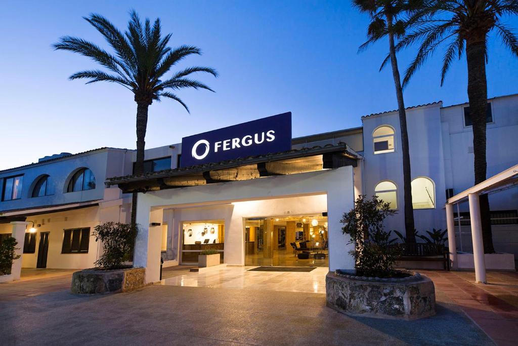 FERGUS Style Bahamas — Hotel building in Playa d'en Bossa, Balearic Islands