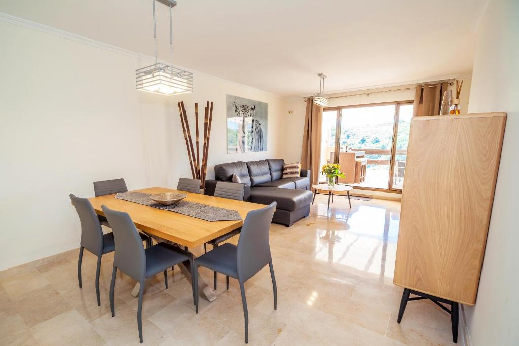 2279-Lovely 2 bedrooms with terrace with views - 4