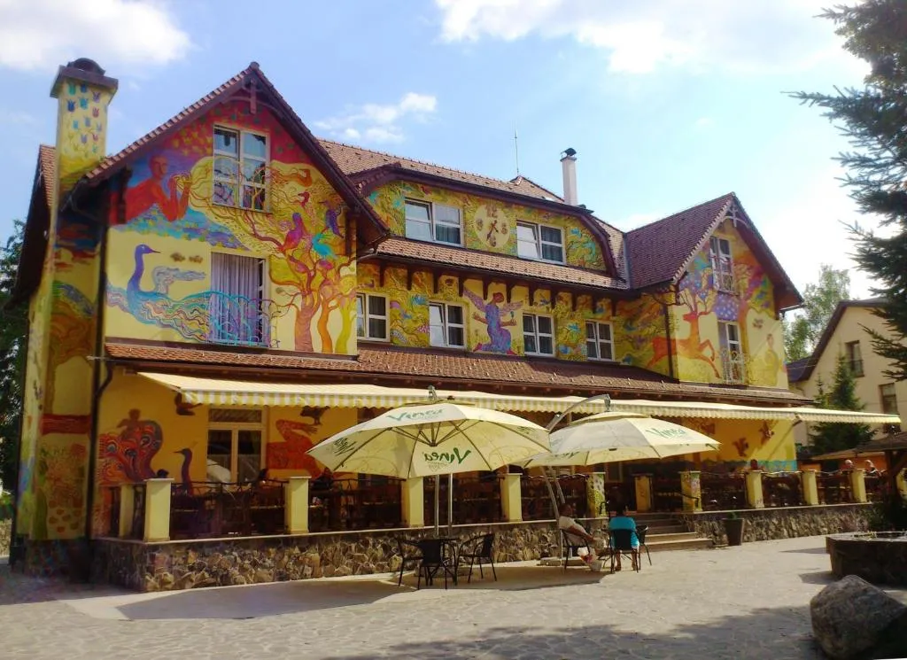Hotel Encian, hotel in Rajecké Teplice