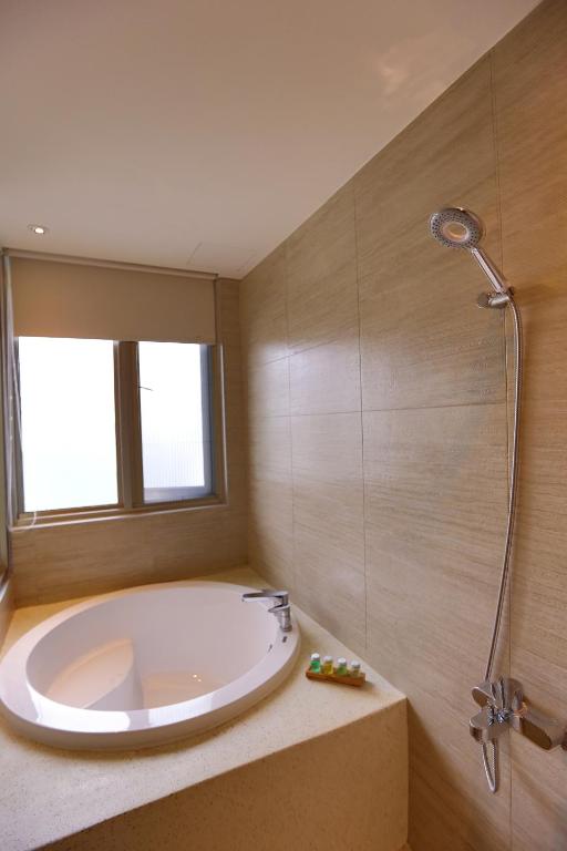 車站100m民宿丨電梯附停車場 호텔 이미지 2