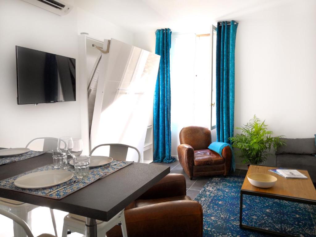 Beautifully Bright Apartment in Old Town Saint-Tropez - 2