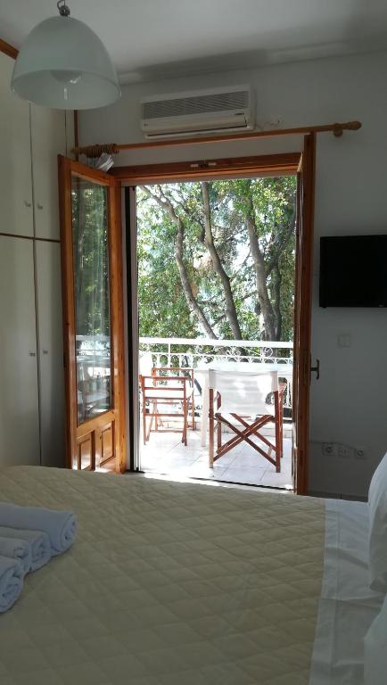 Tzeni Villa photo