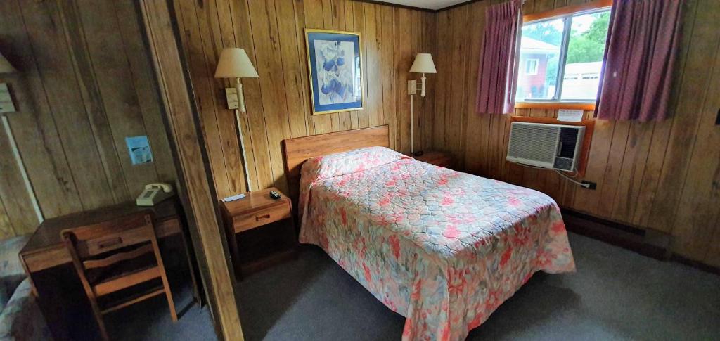 Red Ranch Inn photo