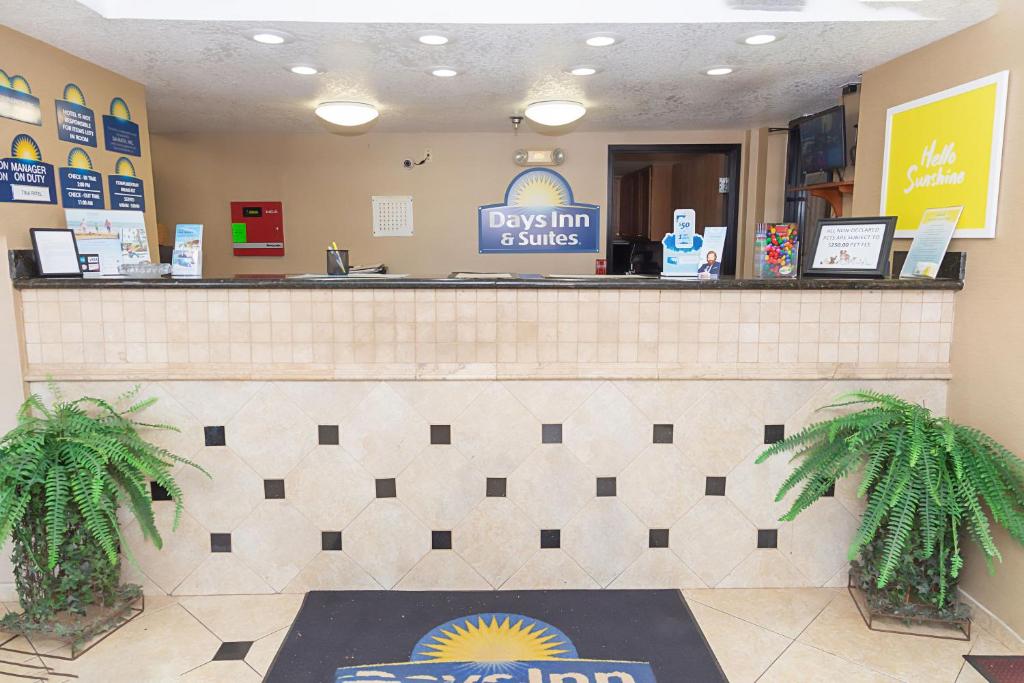 Days Inn by Wyndham Oklahoma City photo