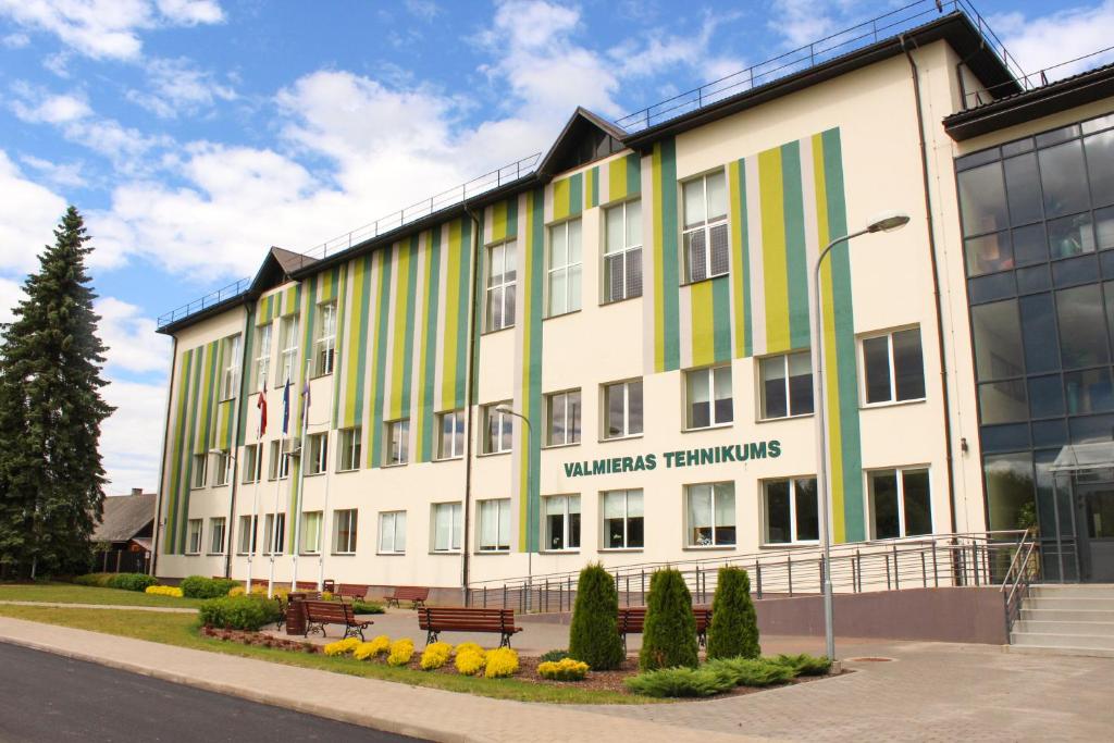 Valmieras tehnikuma dienesta viesnica — Hotel in Valmiera
